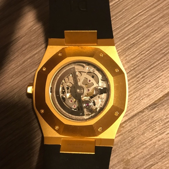 Watch - Picture 2 of 3